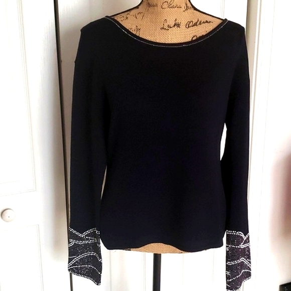 ST.John Evening Knit Blouse, Size M. - Picture 6 of 13